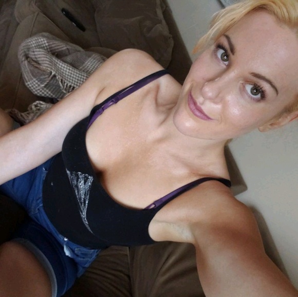 Meet your Posher, Jess - Picture 1 of 1